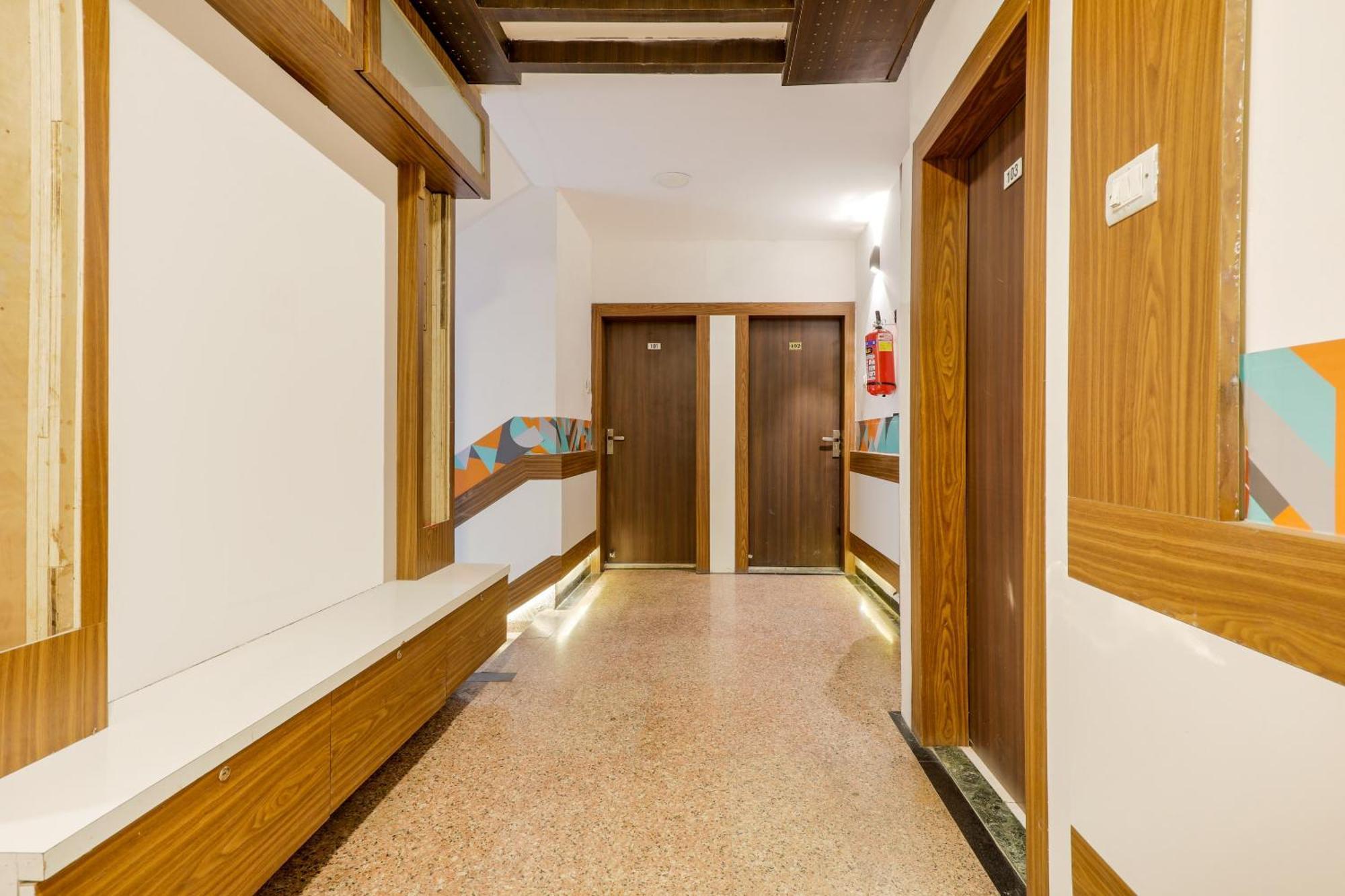 Collection O 3761 Hotel Shree Datta Indore Exterior photo