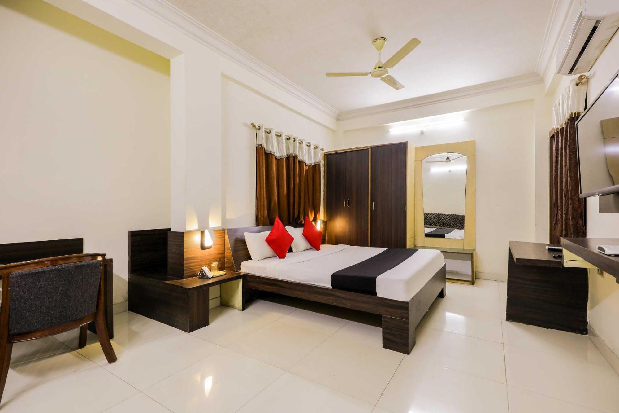 Collection O 3761 Hotel Shree Datta Indore Exterior photo